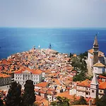 Piran Charming Apartment Facing Sea !